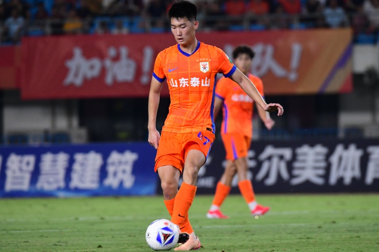 泰山B队球员:韩鹏上调一线队我们很不舍 我们要争取早日去一线队